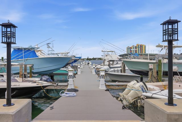 220 Lake Drive 206, Palm Beach Shores, FL 33404