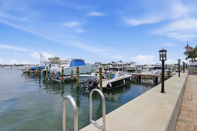 220 Lake Drive 206, Palm Beach Shores, FL 33404