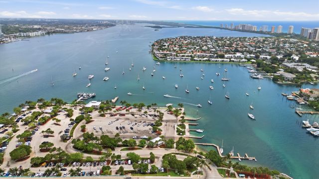 220 Lake Drive 206, Palm Beach Shores, FL 33404