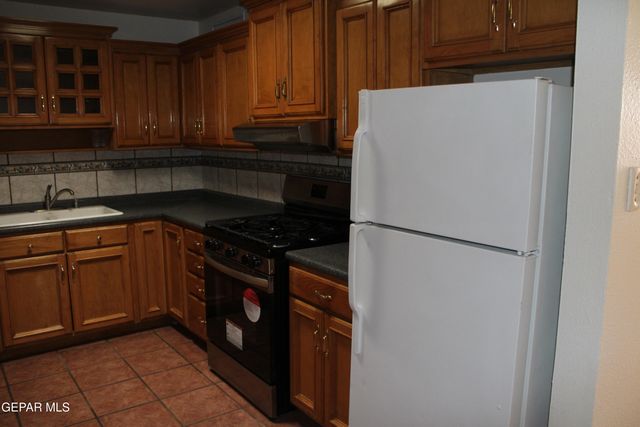 9201 MOUNT SHASTA Drive, El Paso, TX 79924