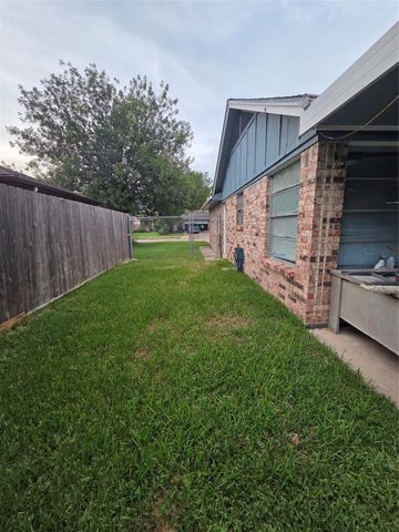 1518 Wentwood Drive, Pasadena, TX 77504