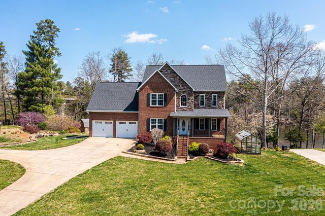 4726 Crystal Falls Avenue, Hickory, NC 28601