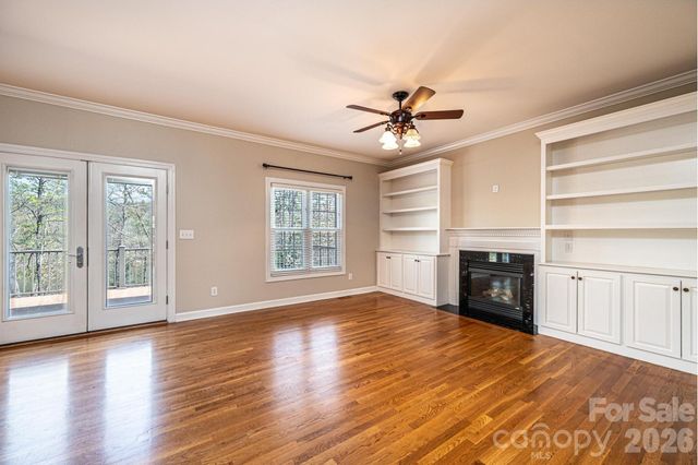 4726 Crystal Falls Avenue, Hickory, NC 28601