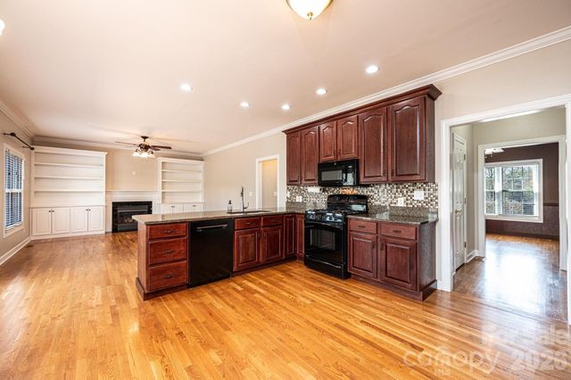 4726 Crystal Falls Avenue, Hickory, NC 28601