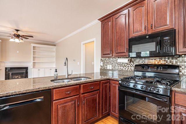 4726 Crystal Falls Avenue, Hickory, NC 28601