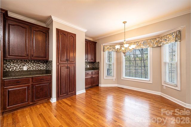 4726 Crystal Falls Avenue, Hickory, NC 28601