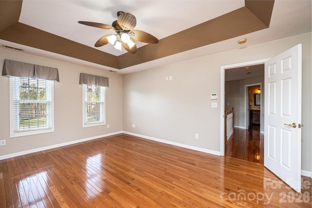 4726 Crystal Falls Avenue, Hickory, NC 28601