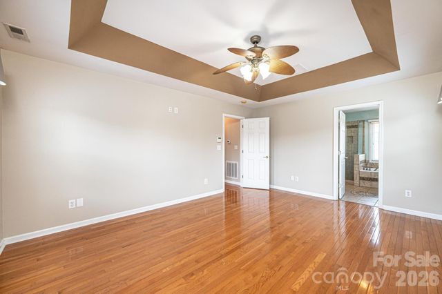 4726 Crystal Falls Avenue, Hickory, NC 28601