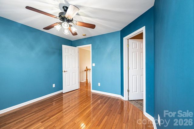 4726 Crystal Falls Avenue, Hickory, NC 28601