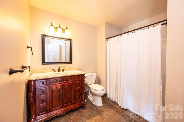 4726 Crystal Falls Avenue, Hickory, NC 28601