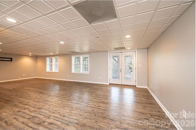 4726 Crystal Falls Avenue, Hickory, NC 28601