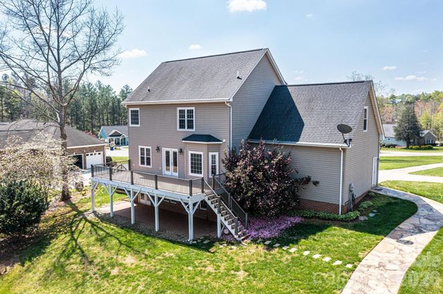 4726 Crystal Falls Avenue, Hickory, NC 28601