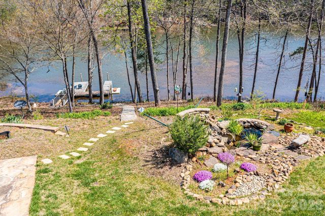 4726 Crystal Falls Avenue, Hickory, NC 28601