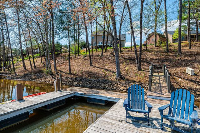 4726 Crystal Falls Avenue, Hickory, NC 28601
