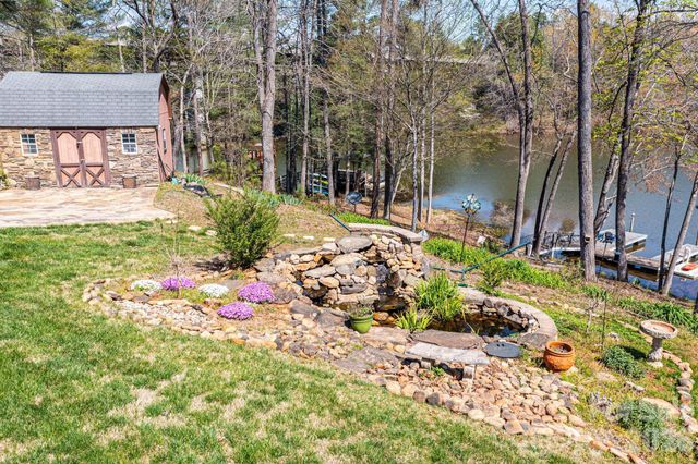 4726 Crystal Falls Avenue, Hickory, NC 28601