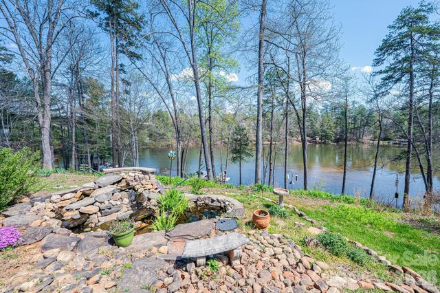 4726 Crystal Falls Avenue, Hickory, NC 28601