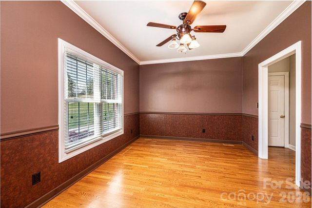 4726 Crystal Falls Avenue, Hickory, NC 28601