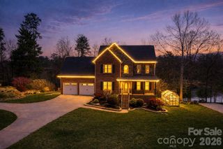 4726 Crystal Falls Avenue, Hickory, NC 28601