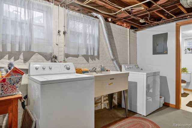 447 Maple Street, Wyandotte, MI 48192