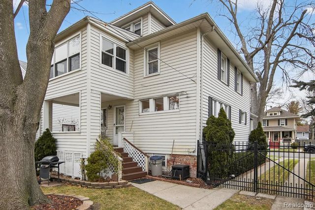 447 Maple Street, Wyandotte, MI 48192