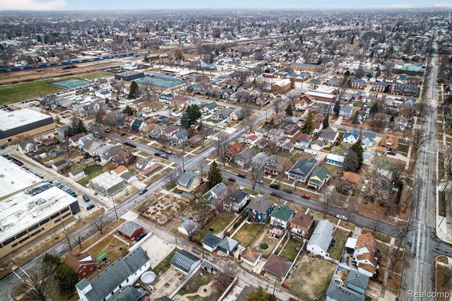 447 Maple Street, Wyandotte, MI 48192