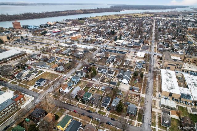 447 Maple Street, Wyandotte, MI 48192