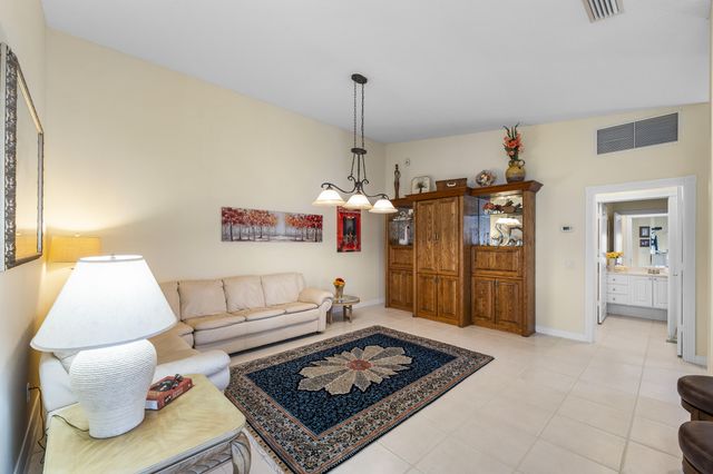 8233 Cozumel Lane, Wellington, FL 33414