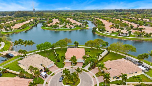 8233 Cozumel Lane, Wellington, FL 33414