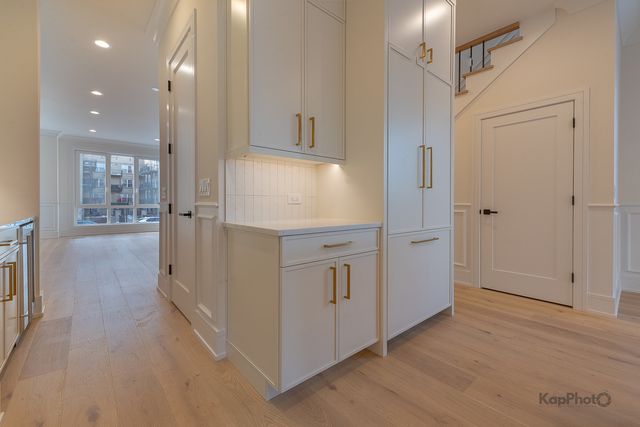 4017 N Albany Avenue, Chicago, IL 60618