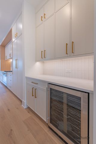 4017 N Albany Avenue, Chicago, IL 60618