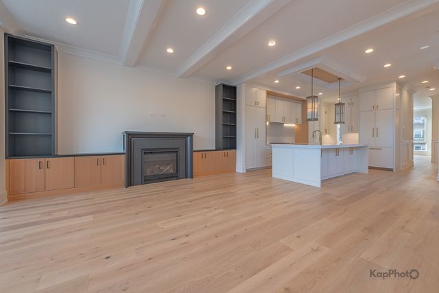 4017 N Albany Avenue, Chicago, IL 60618