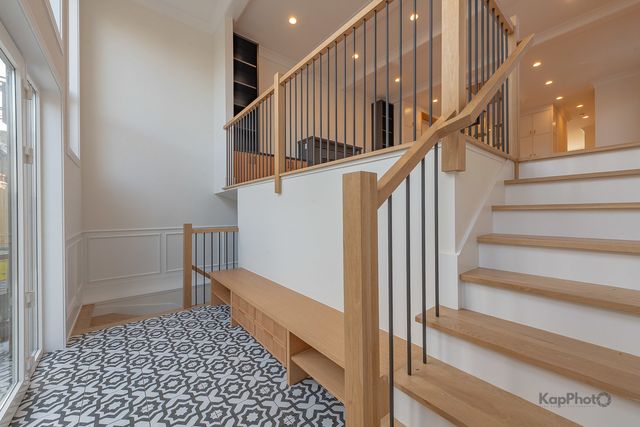 4017 N Albany Avenue, Chicago, IL 60618