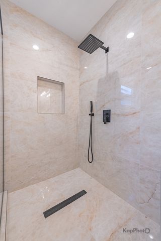 4017 N Albany Avenue, Chicago, IL 60618