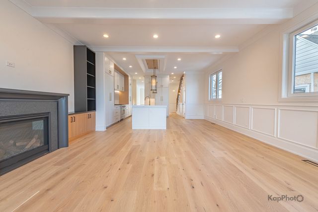 4017 N Albany Avenue, Chicago, IL 60618