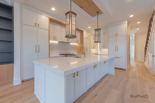 4017 N Albany Avenue, Chicago, IL 60618