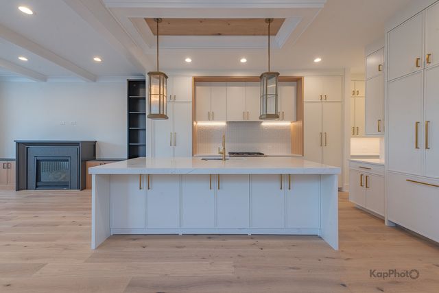 4017 N Albany Avenue, Chicago, IL 60618