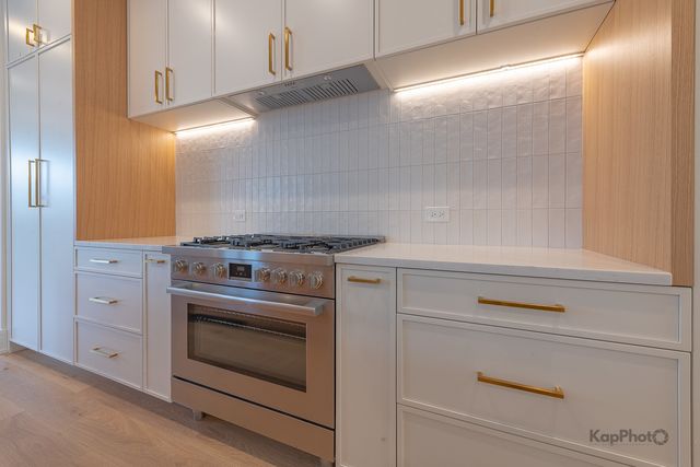 4017 N Albany Avenue, Chicago, IL 60618