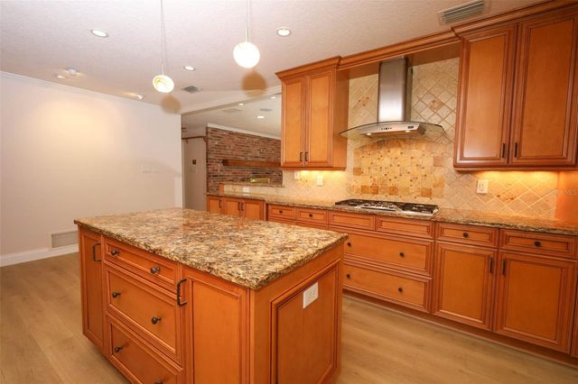102 PINEVIEW CIRCLE, Altamonte Springs, FL 32714