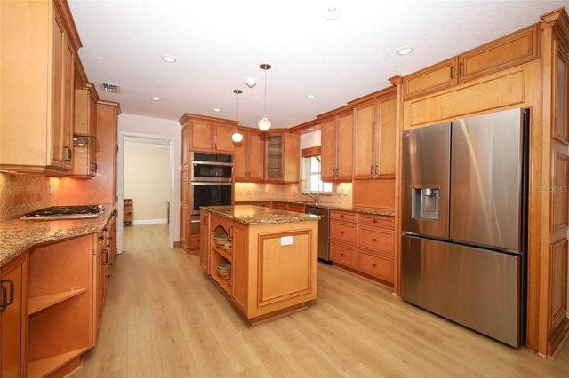 102 PINEVIEW CIRCLE, Altamonte Springs, FL 32714
