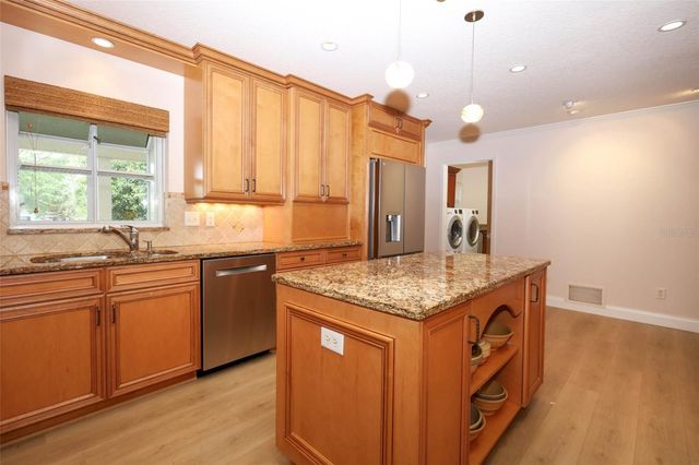 102 PINEVIEW CIRCLE, Altamonte Springs, FL 32714