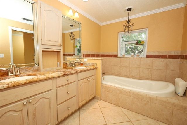 102 PINEVIEW CIRCLE, Altamonte Springs, FL 32714