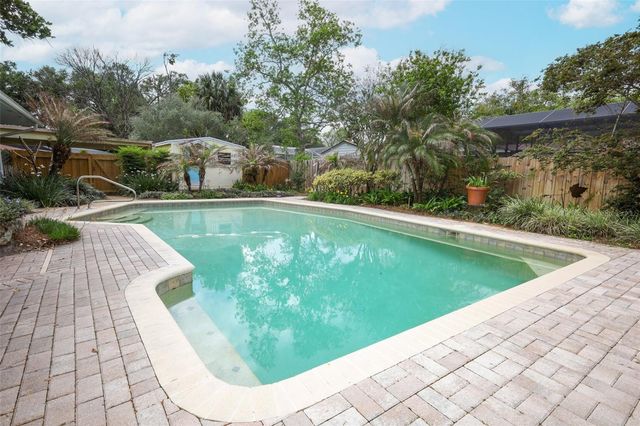 102 PINEVIEW CIRCLE, Altamonte Springs, FL 32714