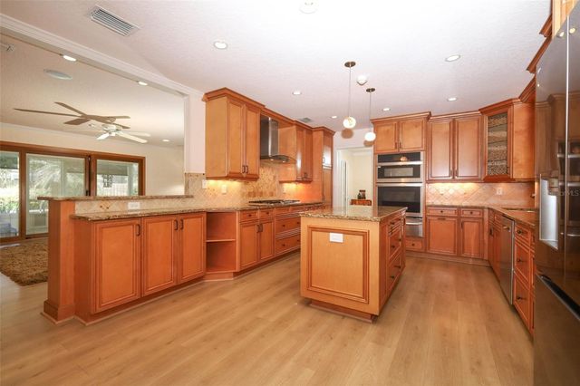 102 PINEVIEW CIRCLE, Altamonte Springs, FL 32714