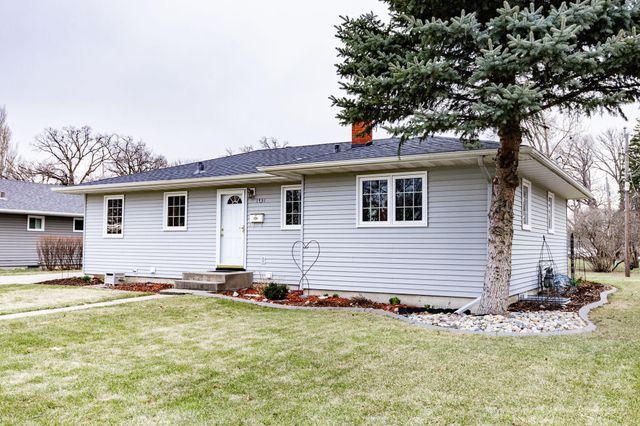 1731 Elm Street N, Fargo, ND 58102