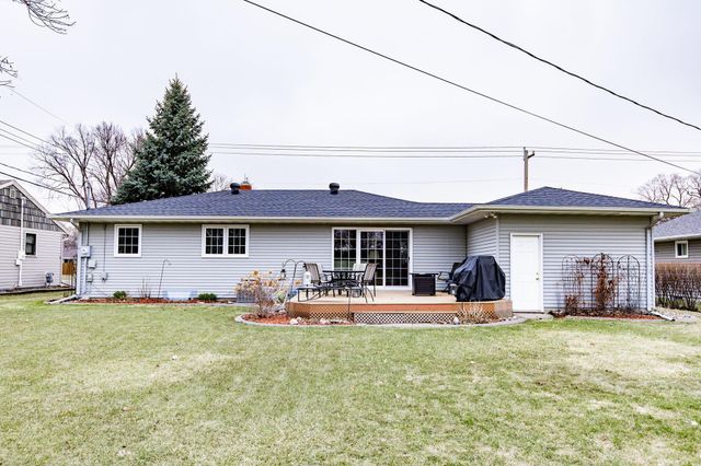 1731 Elm Street N, Fargo, ND 58102