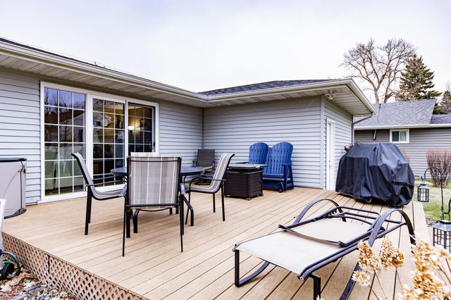 1731 Elm Street N, Fargo, ND 58102