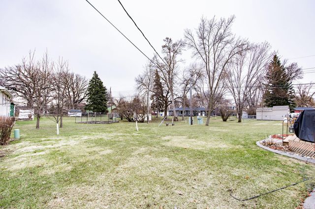 1731 Elm Street N, Fargo, ND 58102