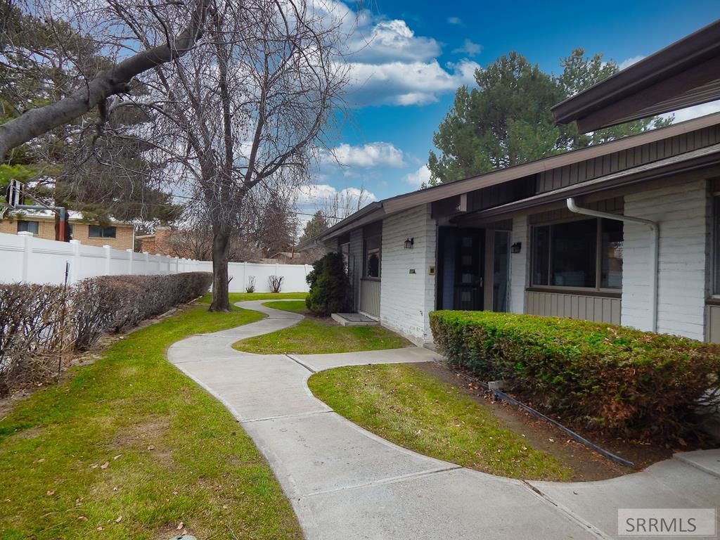 1429 Three Fountains Drive, Idaho Falls, ID 83404