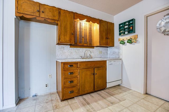 200 Sharp Avenue, Ballinger, TX 76821