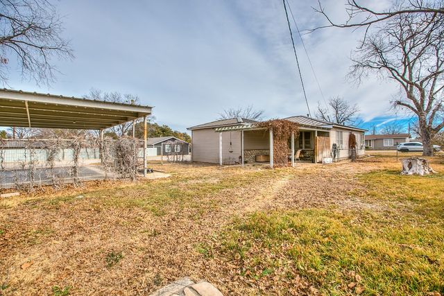 200 Sharp Avenue, Ballinger, TX 76821